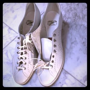 VINTAGE White lace up JCPenny all leather shoes 8